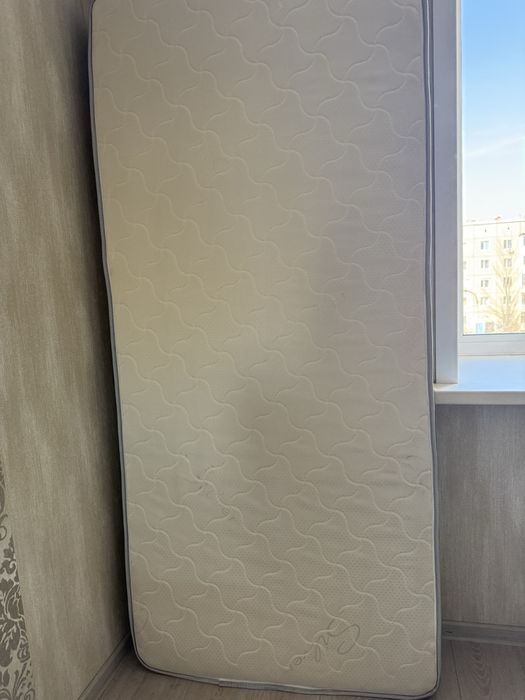 Продам матрас новый, пользовались 2 раза