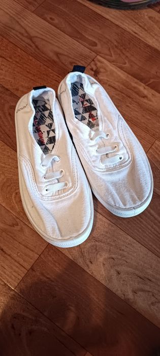 Отдам кеды детские 29р