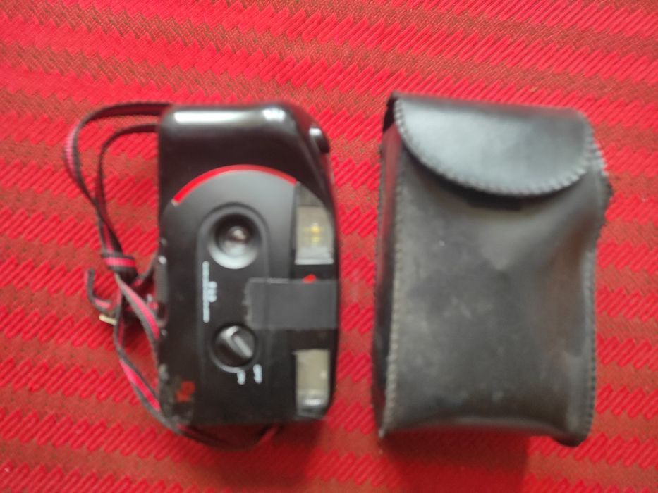 Aparat de fotografiat în bunăstare de funcționare.