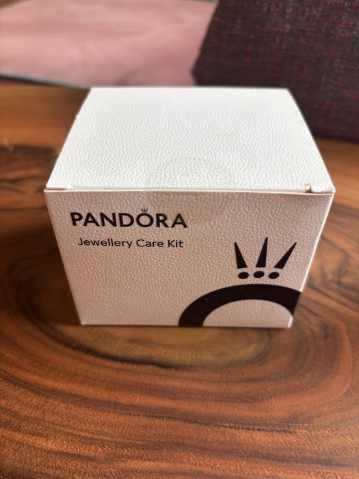 Оригинална гривна с 9бр талисмани Pandora