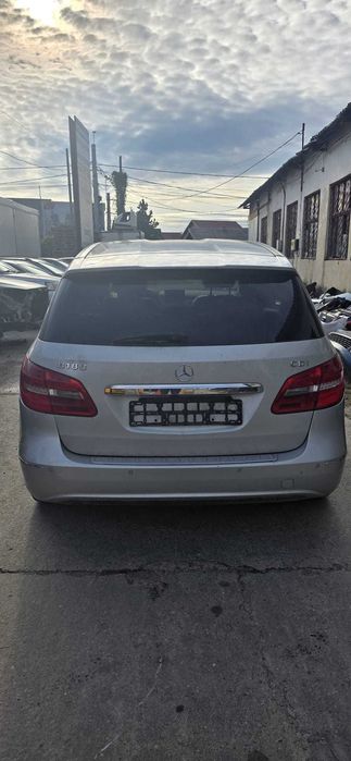 Dezmembrez Mercedes B-Class w246 1.8 CDI  transmisie automata ,an 2012