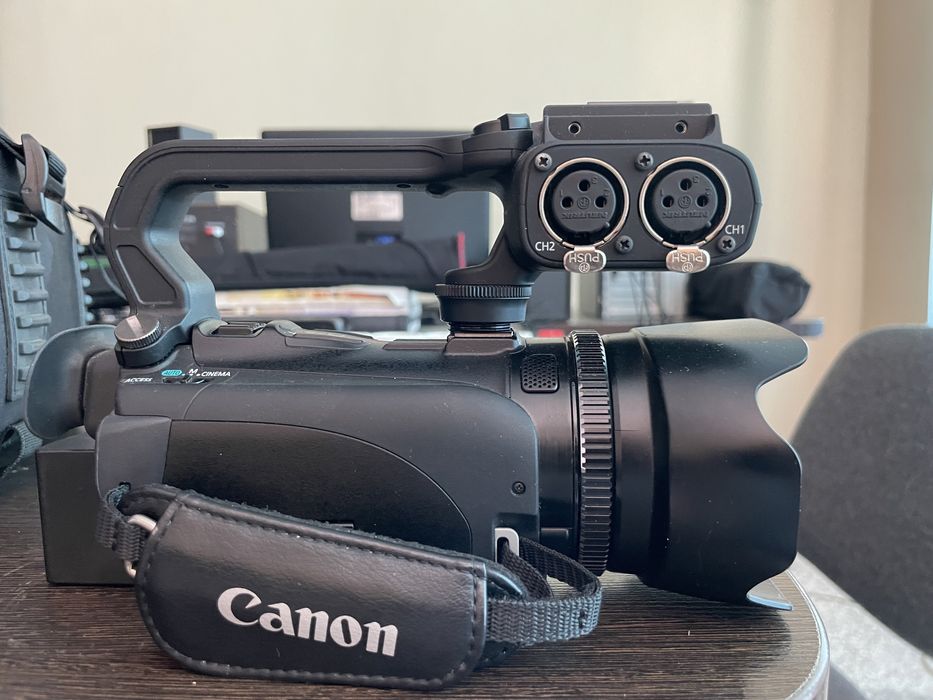 Canon XA10 сатылады.