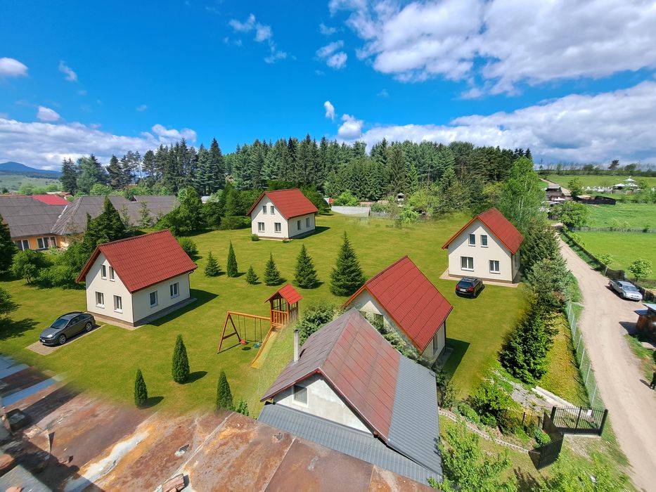 25 euro/mp, negociabil - 3992 mp intravilan, casă cu utilități