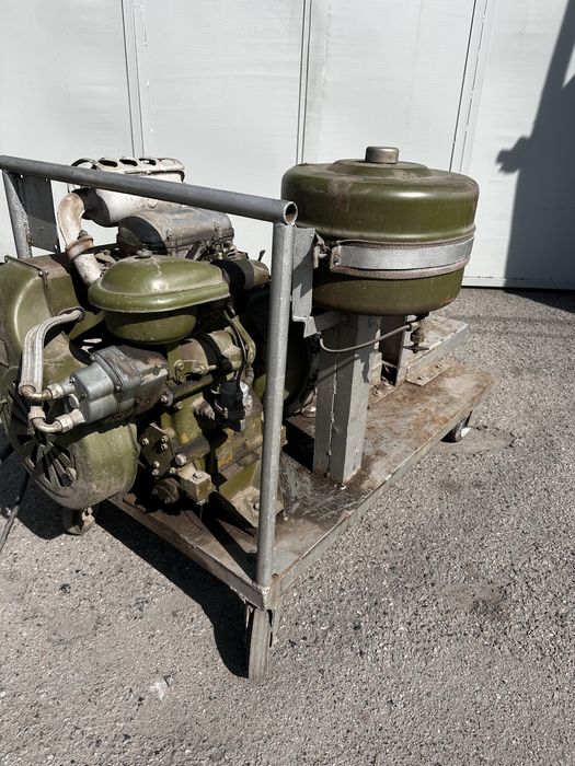 Бензиновый дровокол военный