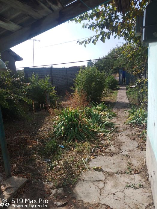 Чирчик Шахар юмолок 8 сотих 3 хона 29900$ свое без ремонт