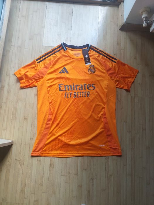 Tricou Real Madrid Deplasare 24/25 nou cu etichetă- Mărimea L