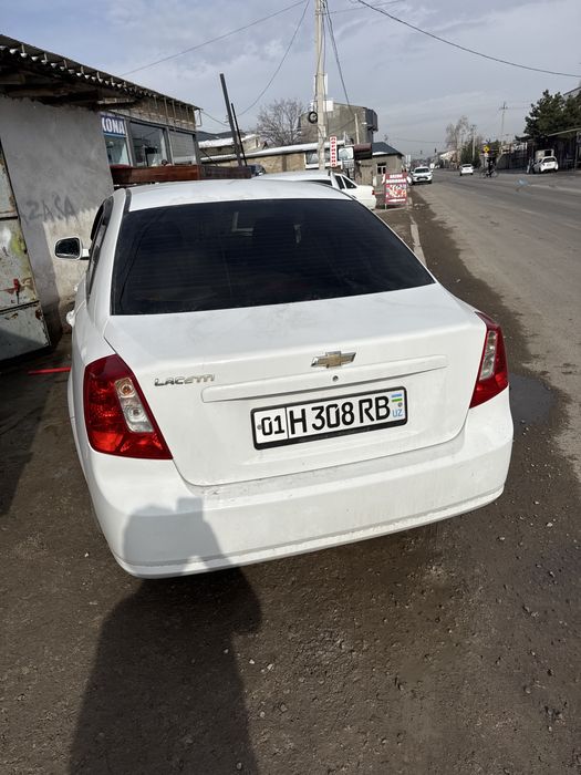 Jentra мошинаси сотилади