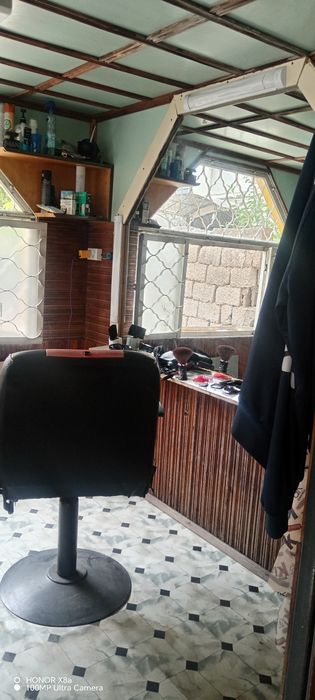 Тайёр сартарошхона будка сотилади