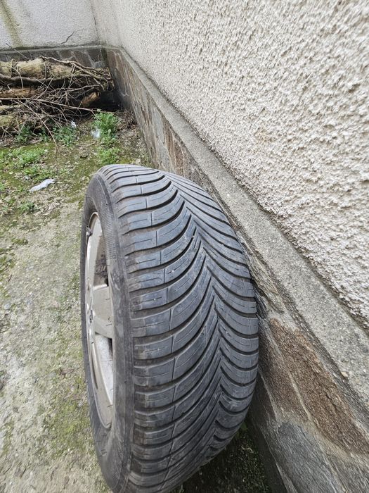 Продавам алуминиеви джанти с гуми205 /60/16