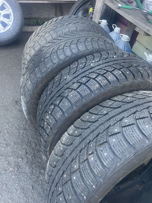 Продам резину 205/60/16