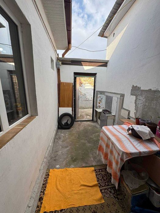 Срочно продается двухкомнатная квартира на земле 50м2 ул Махзуни