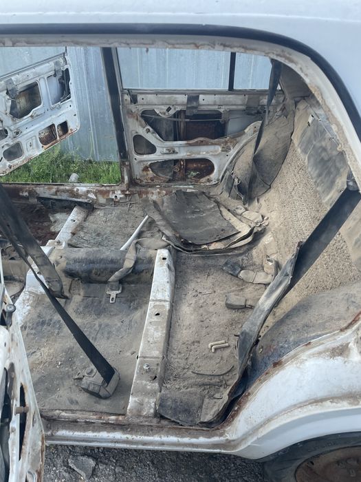 Автомобиль ваз 2107