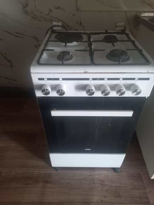 Продам газ плиту