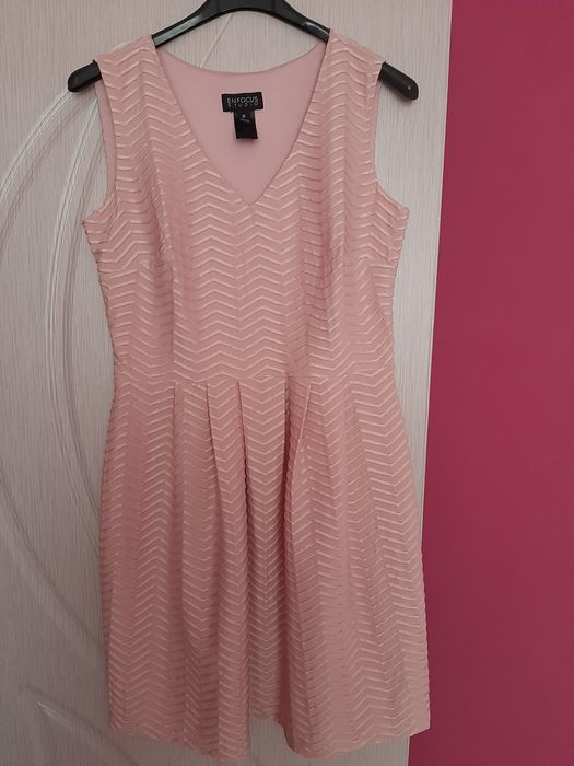 Дамски свежи  рокли