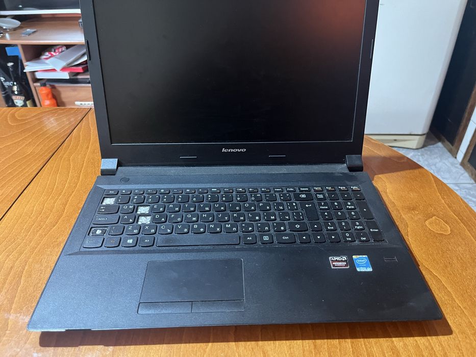 Lenovo B50-70 – работещ лаптоп, малко дефекти (липсващи клавиши)