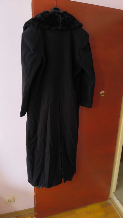 Дълго есенно палто