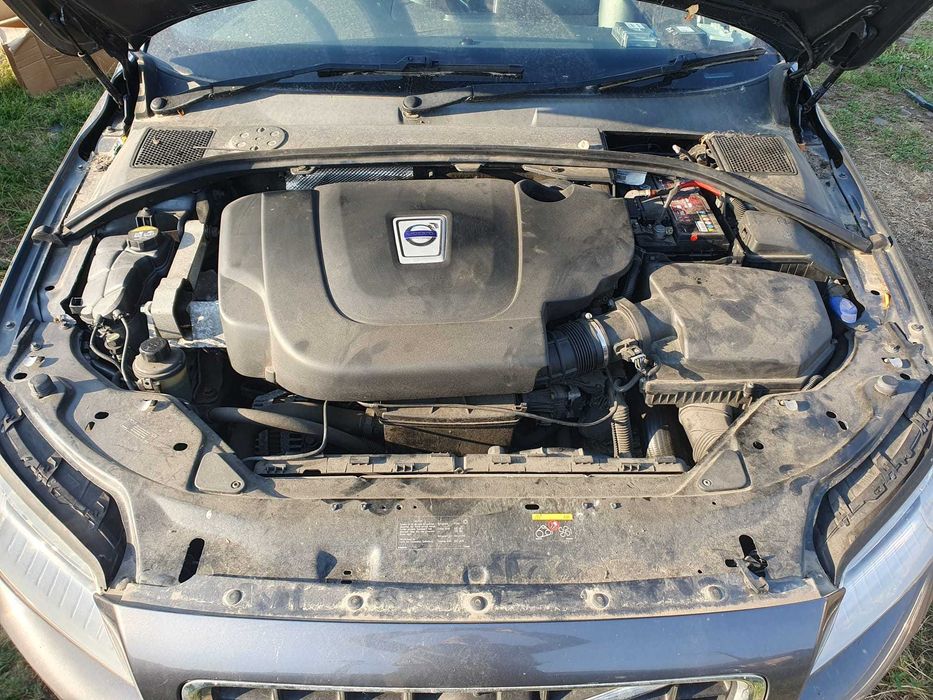Dezmembrez Volvo V70 SE D3 2.0 D 2010