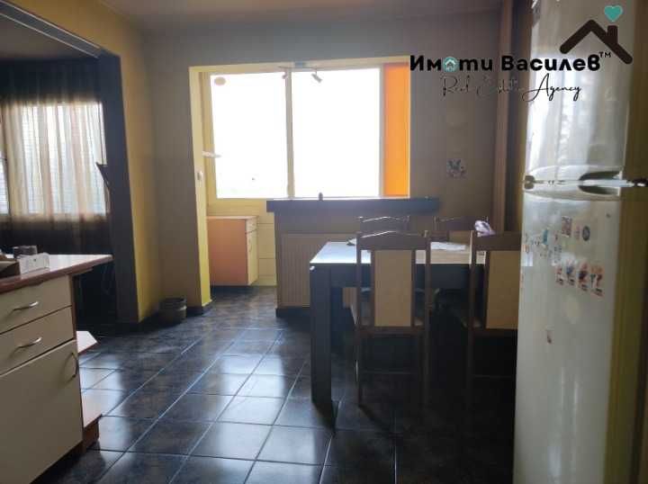 Продава се Тристаен апартамент в София, Център - 93 кв.м за 1234 €/кв.м - Снимка #2