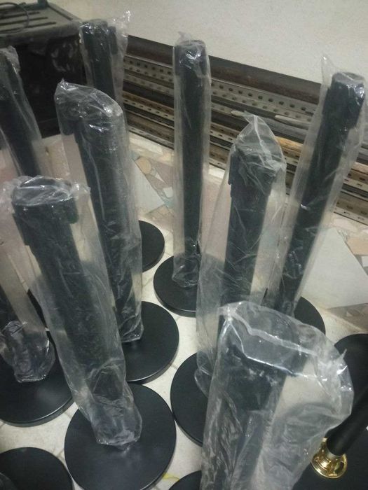 Напольная стойка ограждения