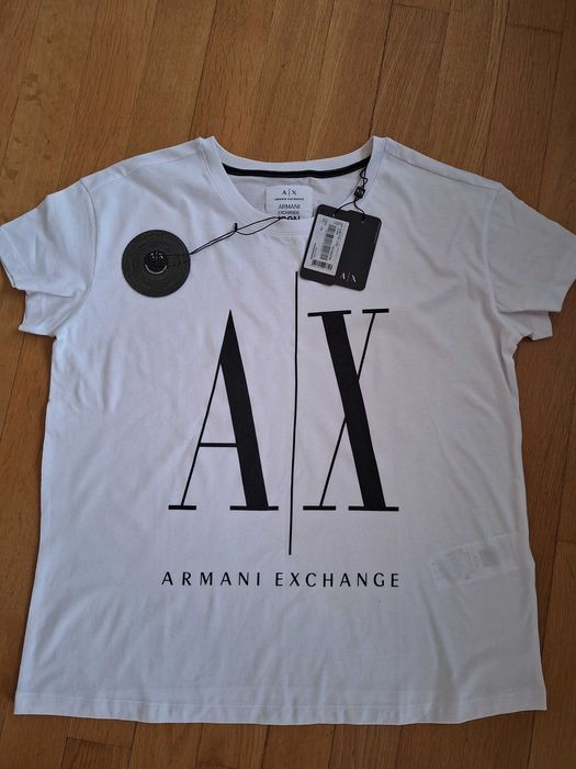 Дамски дънки,размер 28 и тениски Armani,размер М. НОВИ. С етикети! Оригинални!