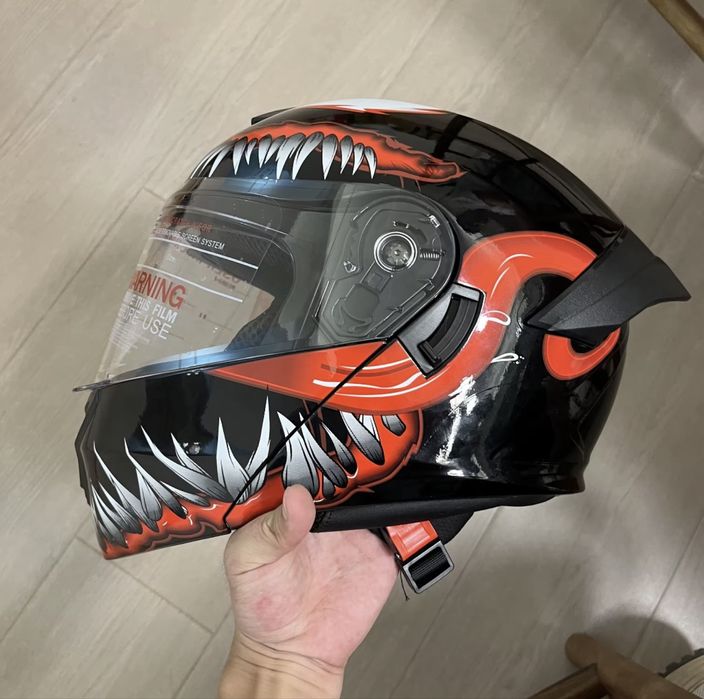 Aksiya-50% shoshilng Moto Shlem: venom , razmer:uneversal sfat:100%