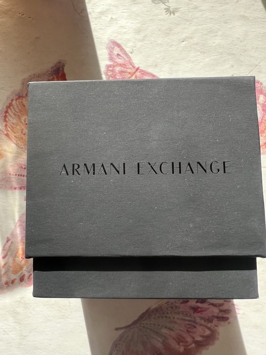 Продава чисто нов часовник Армани Ексчейндж хронограф за 400 лева.