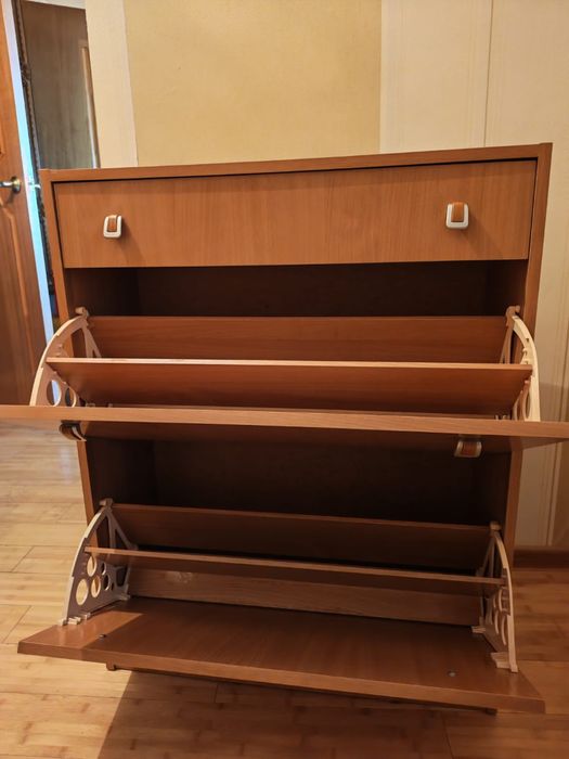 Продам галошницу в хорошем состоянии