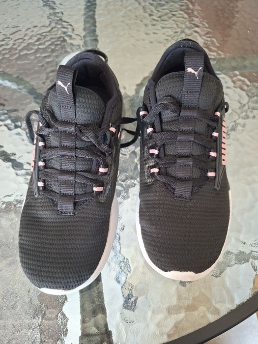 .Маратонки PUMA.