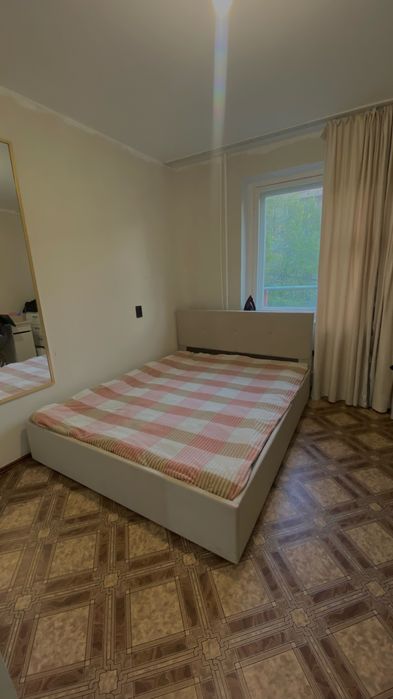 Кровать новый  испол 1 месяц 200/160 диван б/у