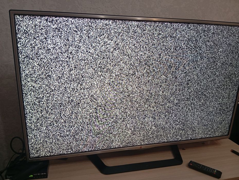 Продам телевизор диагональ 120