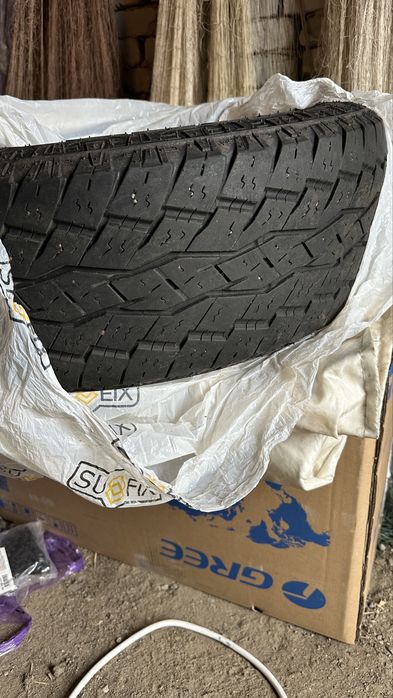 Продам шины TOYO A/T