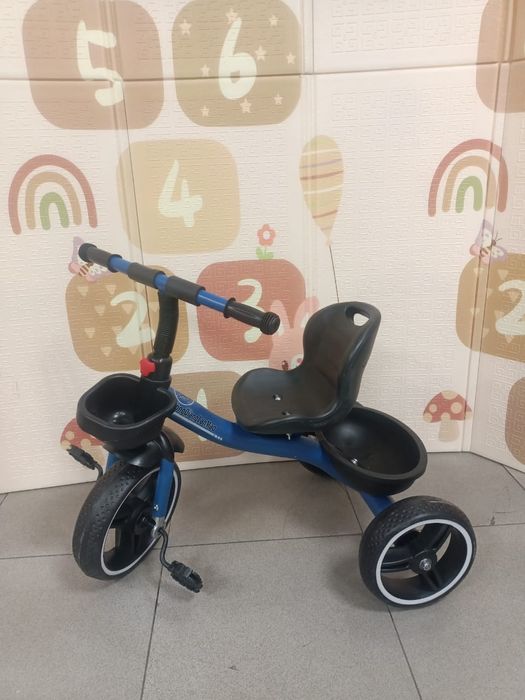Велосипед трёхколёсный