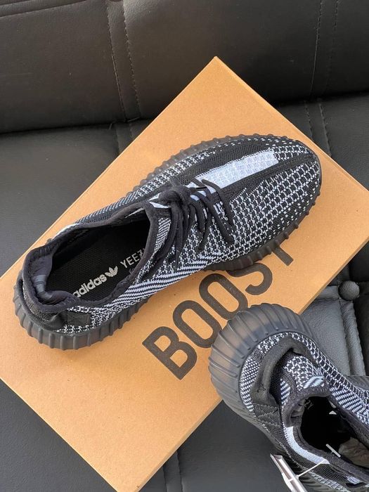 Yeezy Boost 350 V2