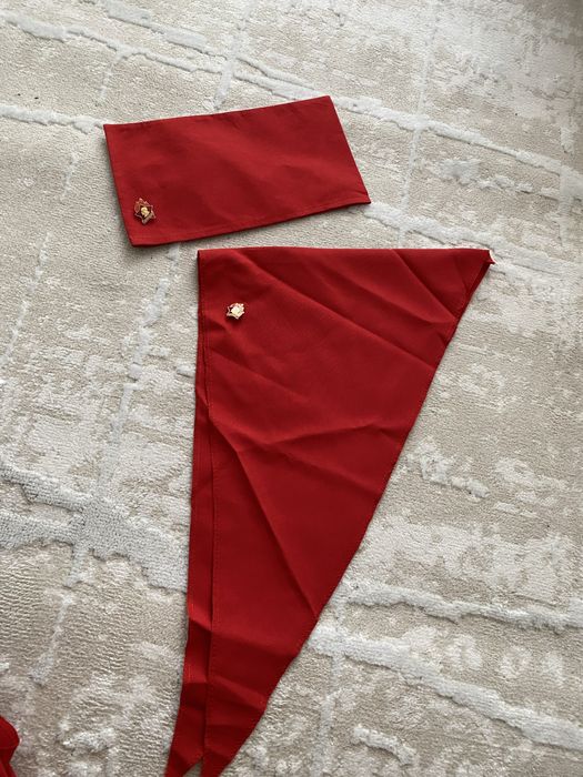 Продам пионерские галстуки и пилотки