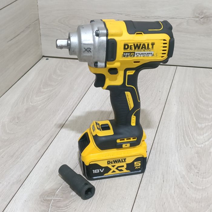 Impact cu patrat 1/2 DeWalt DCF894