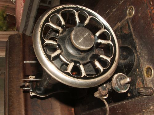 Masina de cusut OPEL