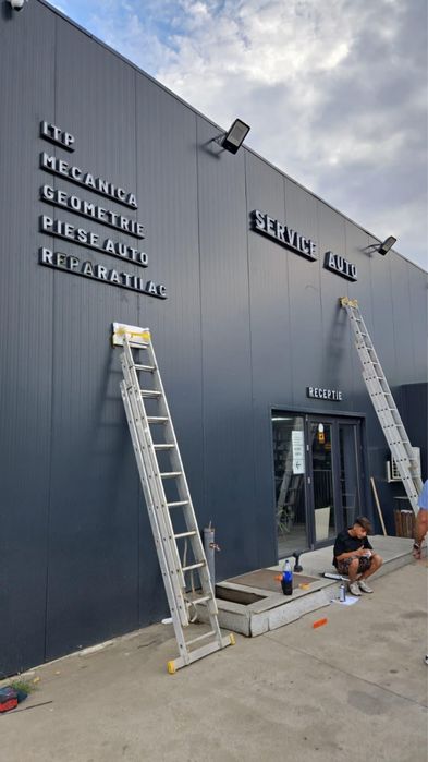 Reclame Litere volumetrice RGB colorate 360 de moduri