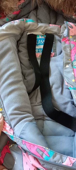 продаю детскии зимний комбез бу