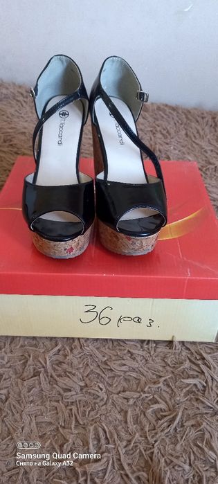 Аёллар оёк киемлари