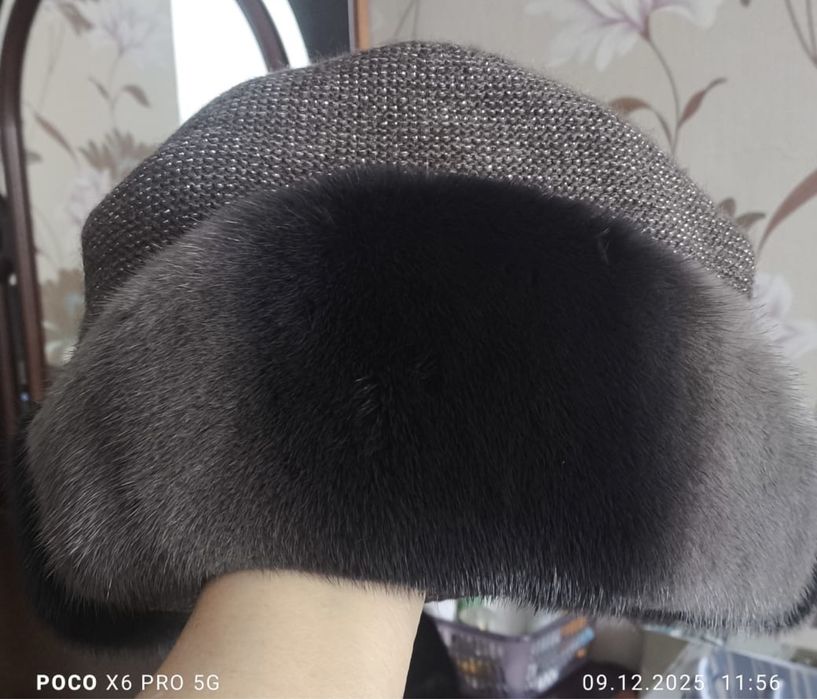 Норковая вязанная шапка