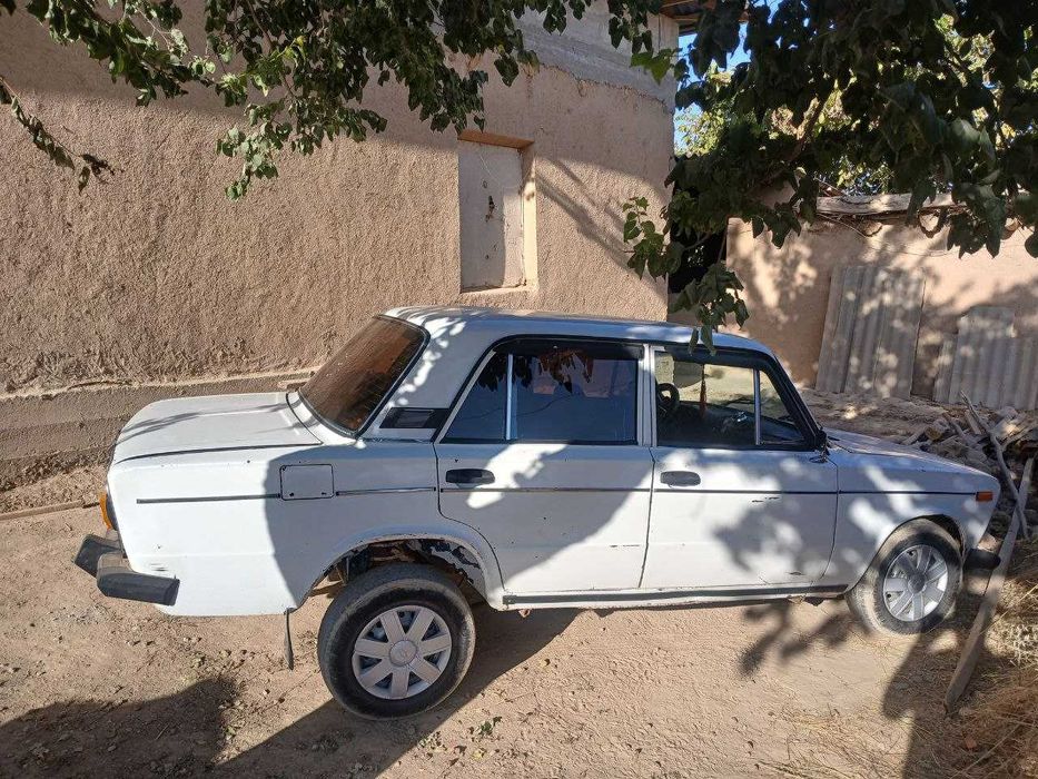 Moshina vaz 2106