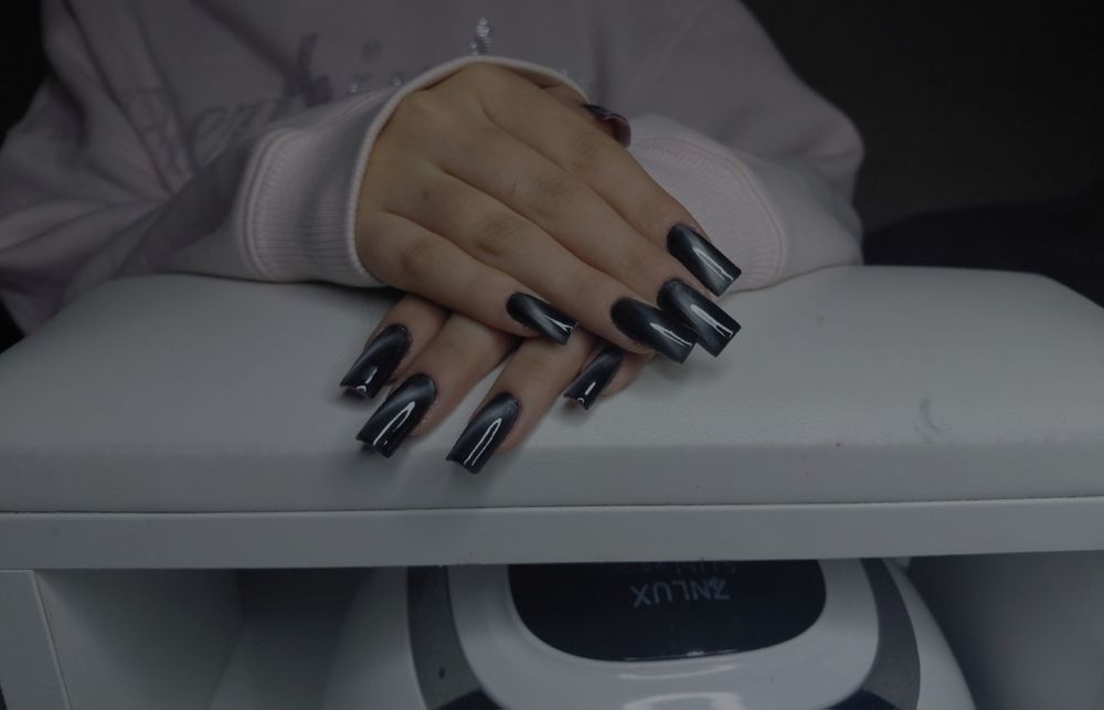 Маникюр на дому..