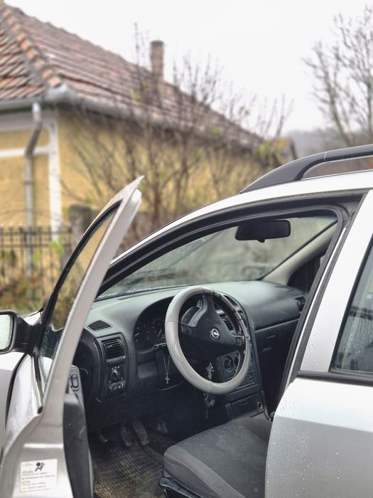Vand sau schimb opel astra g