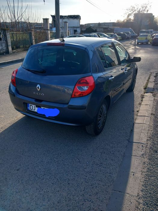 Renault Clio 3,1.6 16v benzină. Masina personala de 3 ani