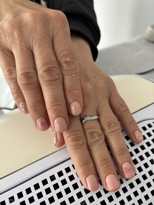 Unghii cu gel, oja semi, constructie