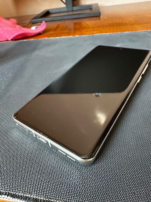 OnePlus 12 12GB RAM / 256GB Alb + 7 huse + 3 folii