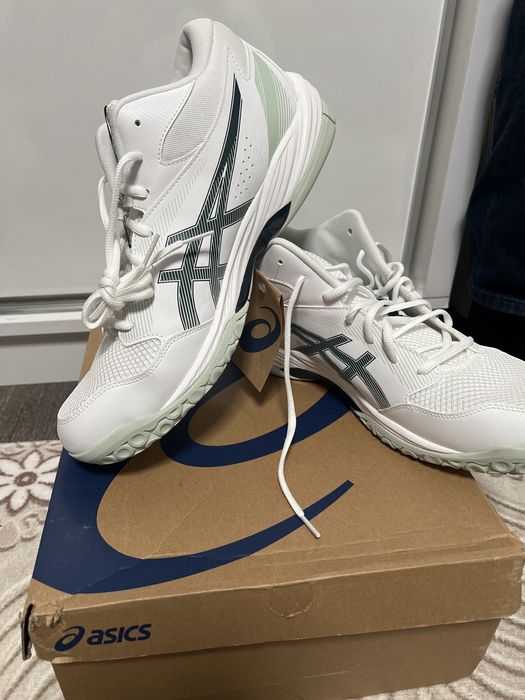 Asics UPCOURT marimea 47 Nou