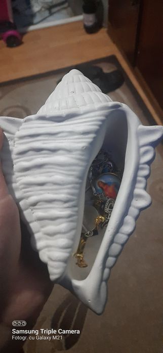 Decorațiuni din ipsos, lucrate cu grijă – cadoul ideal