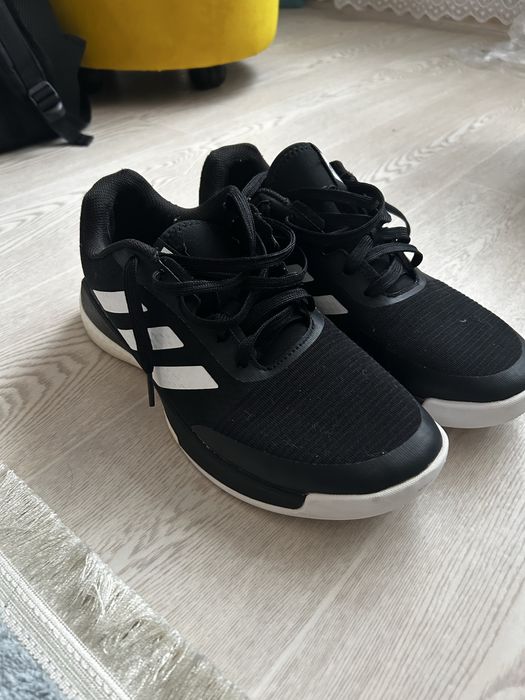 Кроссовки Адидас