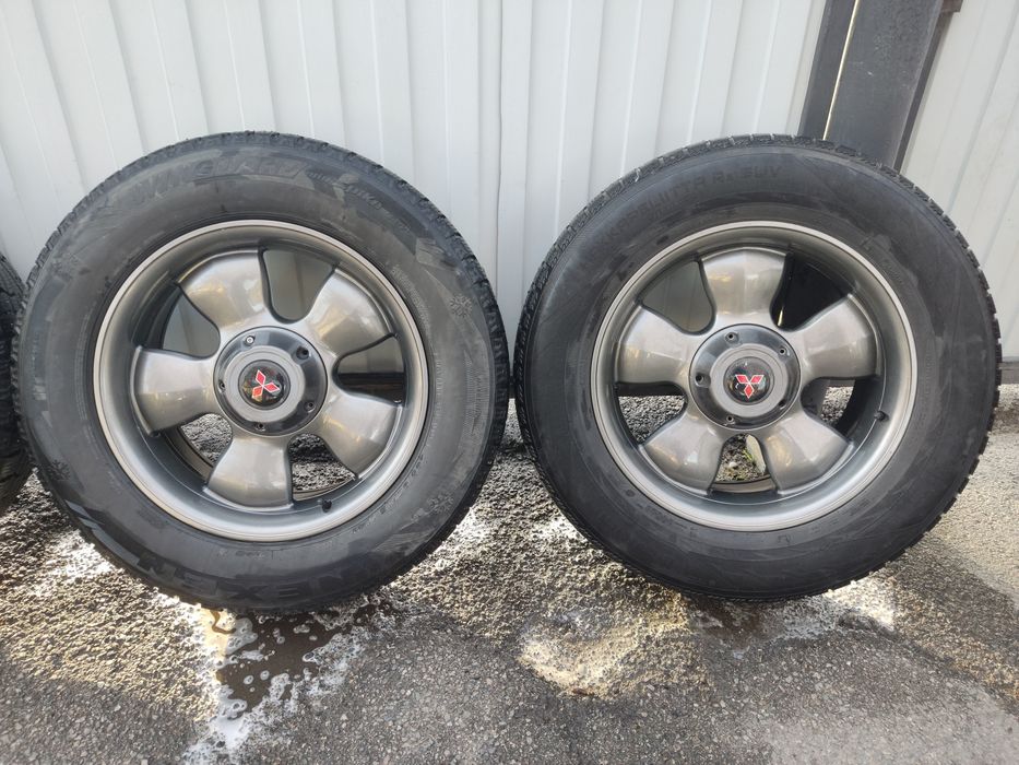 Продам комплект диски с резиной